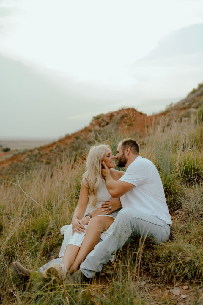 couple at their oklahoma elopement at gloss mountain state park