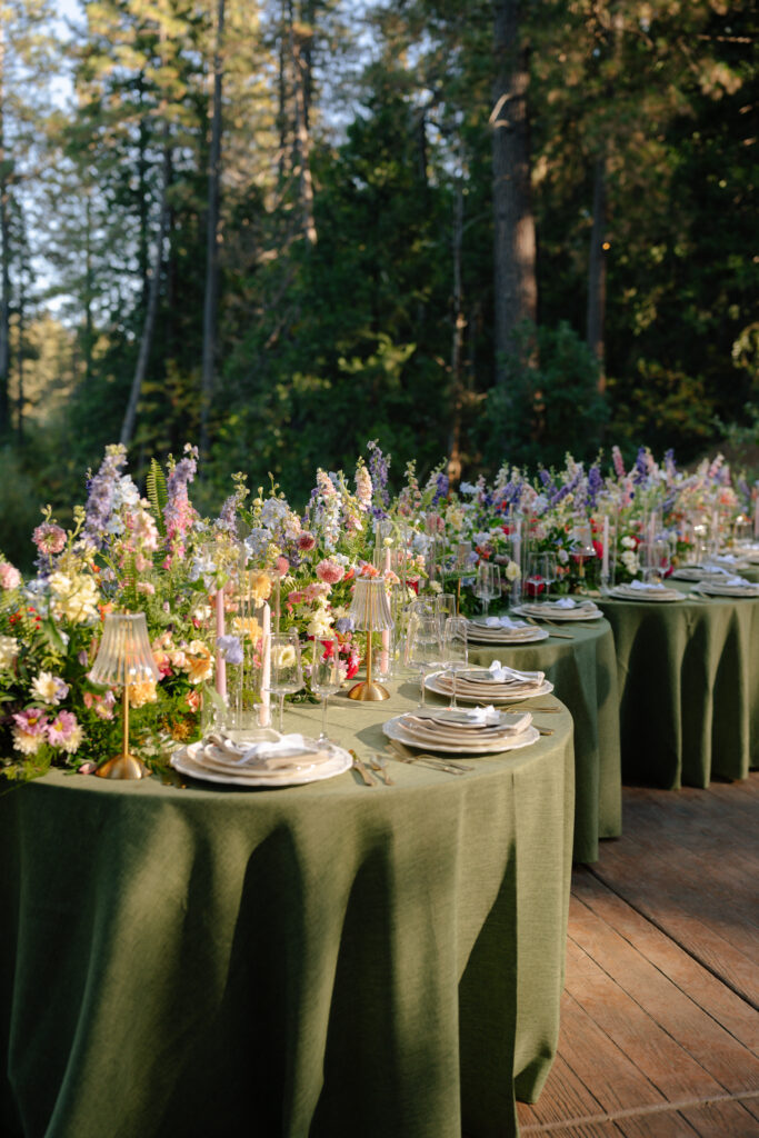 wild flower wedding table scape