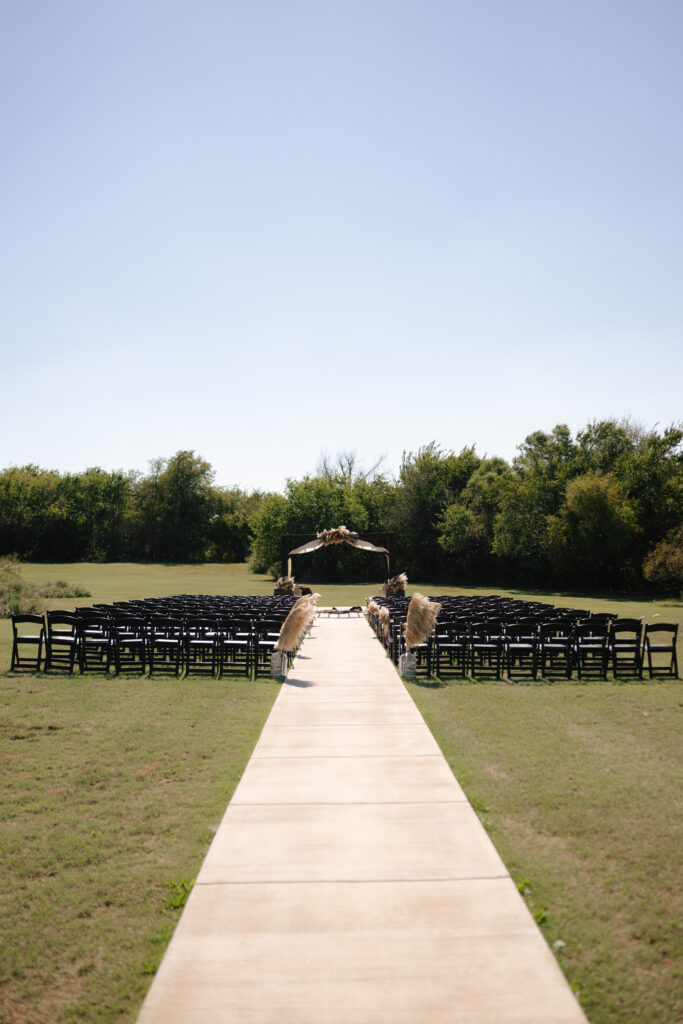 McGranahan Barn wedding outdoor ceremony site